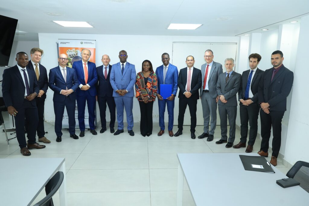 Africa Via, AXIAN, PIDG and FMO Sign EUR 50 Million Financing Agreement for the Kong Solaire Project Image